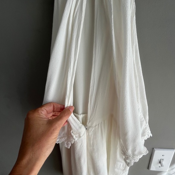 Forever 21 White Romper Halter Neck Sleeveless Lace Trim Flowy Casual Summer - Picture 11 of 12